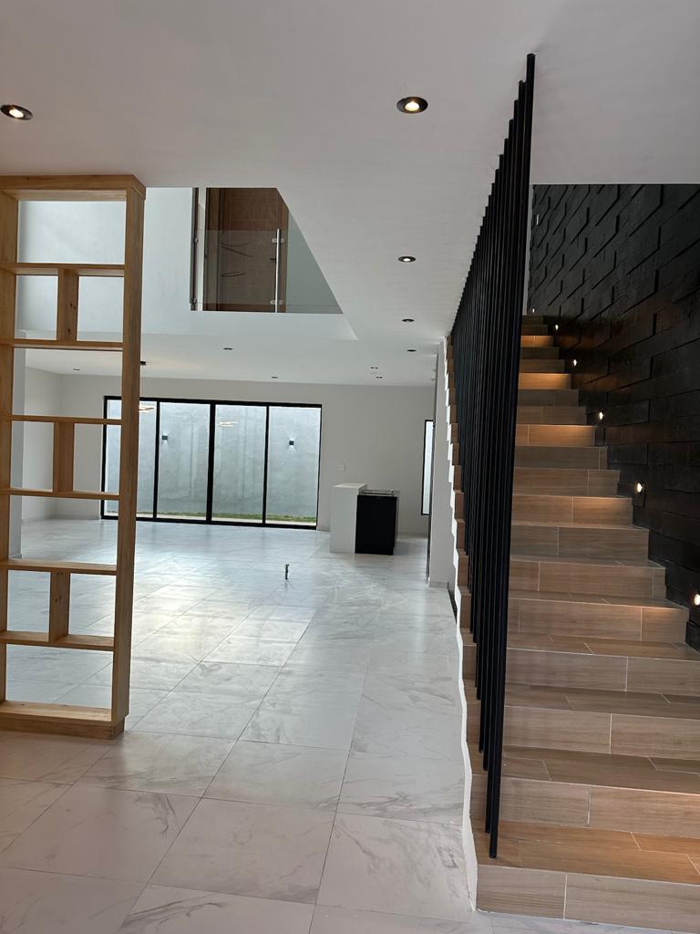 CASA EN VENTA FRACCIONAMIENTO RINCON DE LOS ENCINOS EN SALTILLO