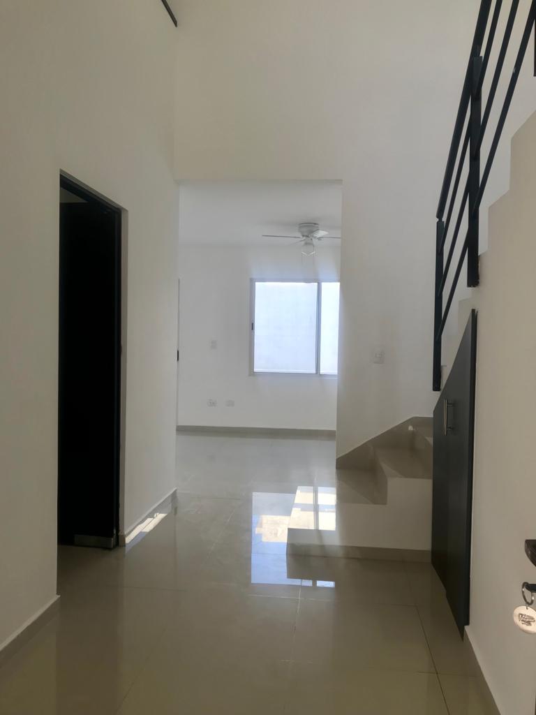 CASA EN VENTA AL NORTE SALTILLO FRACCIONAMIENTO PRIVADO LENNA