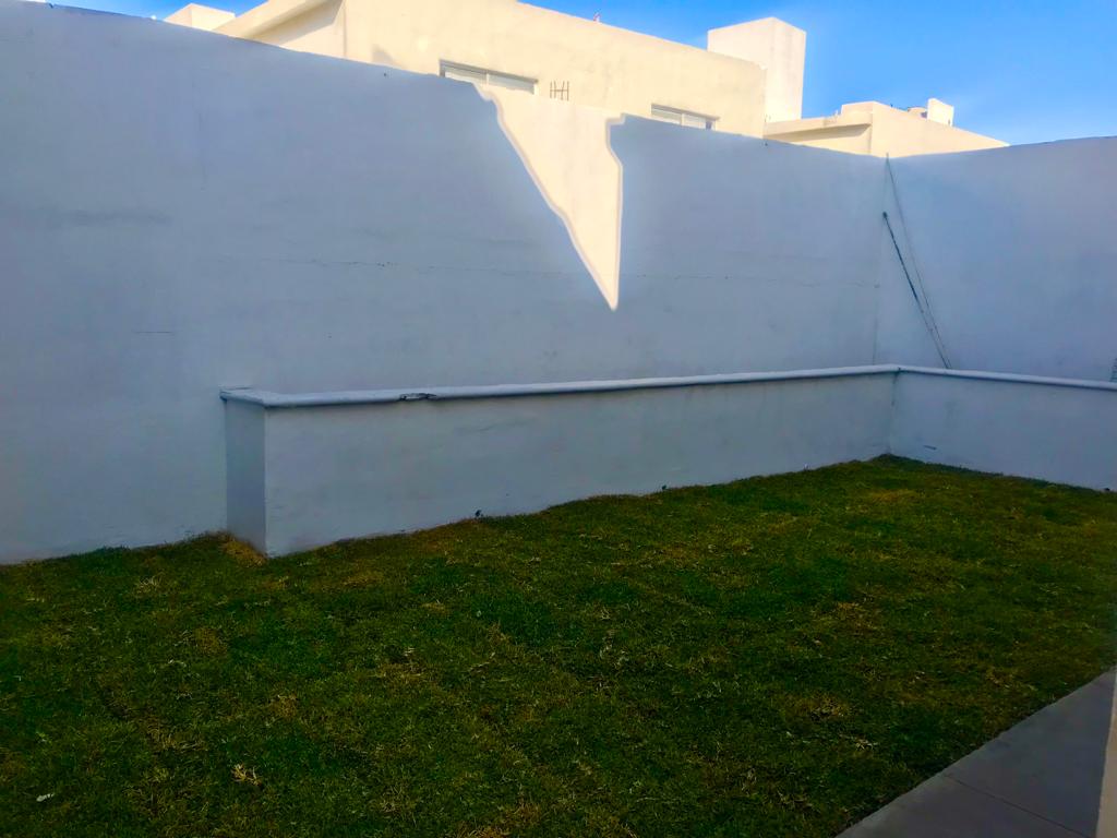 CASA EN VENTA AL NORTE SALTILLO FRACCIONAMIENTO PRIVADO LENNA
