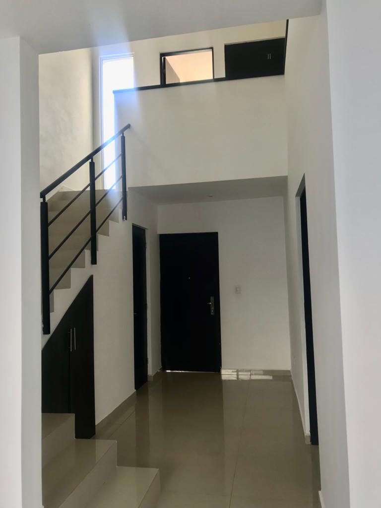CASA EN VENTA AL NORTE SALTILLO FRACCIONAMIENTO PRIVADO LENNA