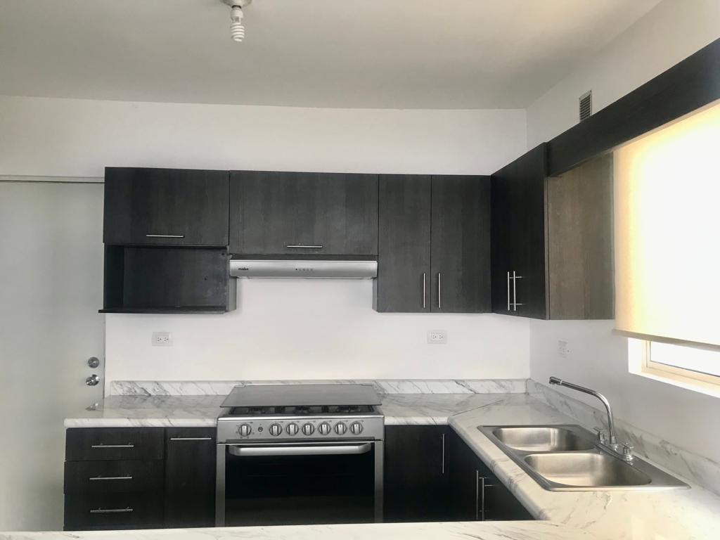 CASA EN VENTA AL NORTE SALTILLO FRACCIONAMIENTO PRIVADO LENNA
