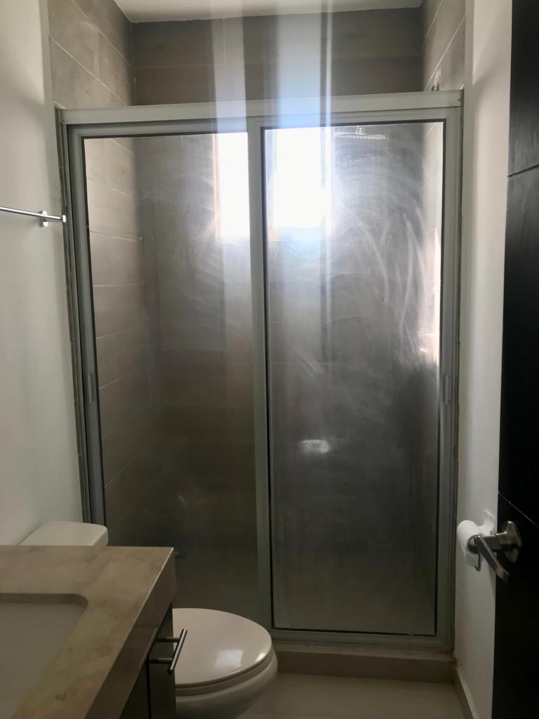 CASA EN VENTA AL NORTE SALTILLO FRACCIONAMIENTO PRIVADO LENNA