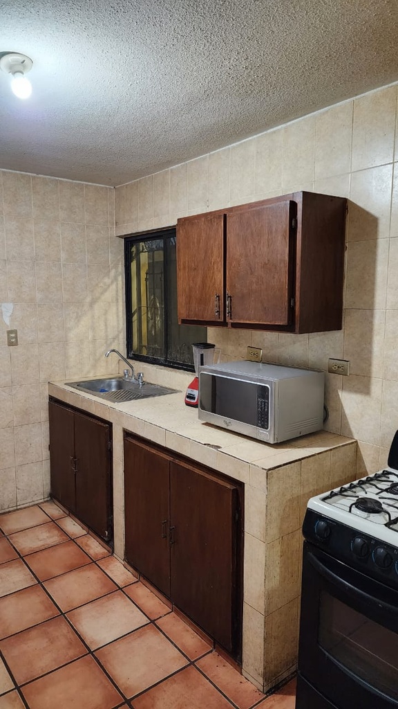 CASA EN RENTA EN RAMOS ARIZPE EN COLONIA LOMAS DEL VALLE