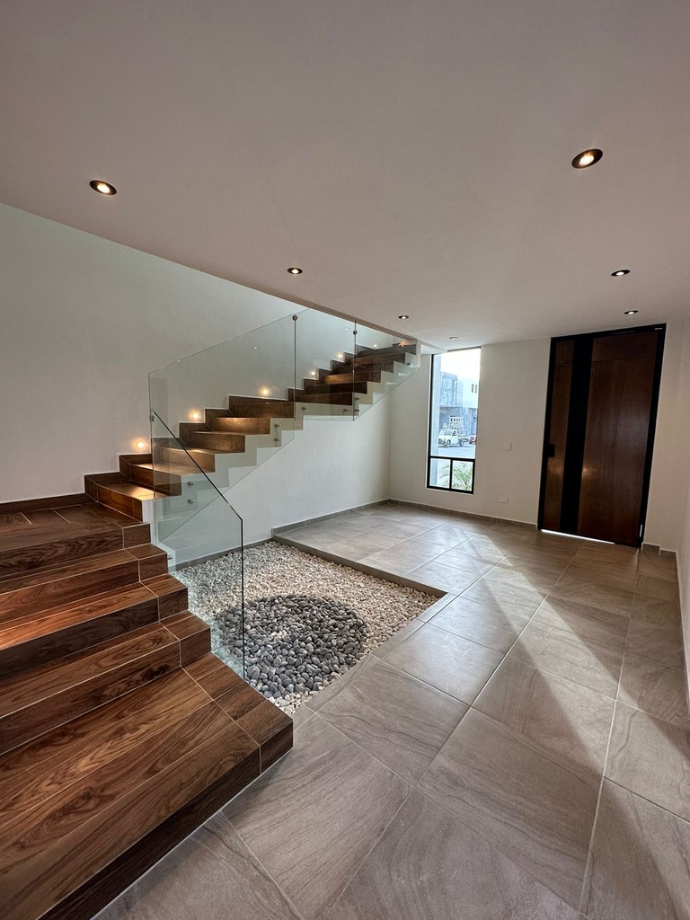 CASA EN VENTA EN FRACCIONAMIENT RINCON DE LOS ENCINOS MODELO 5