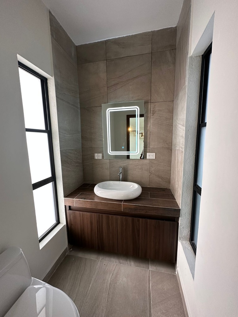 CASA EN VENTA EN FRACCIONAMIENT RINCON DE LOS ENCINOS MODELO 5