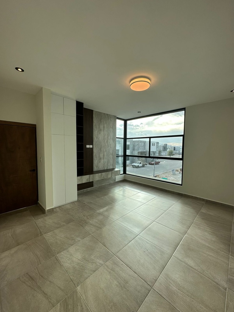 CASA EN VENTA EN FRACCIONAMIENT RINCON DE LOS ENCINOS MODELO 5