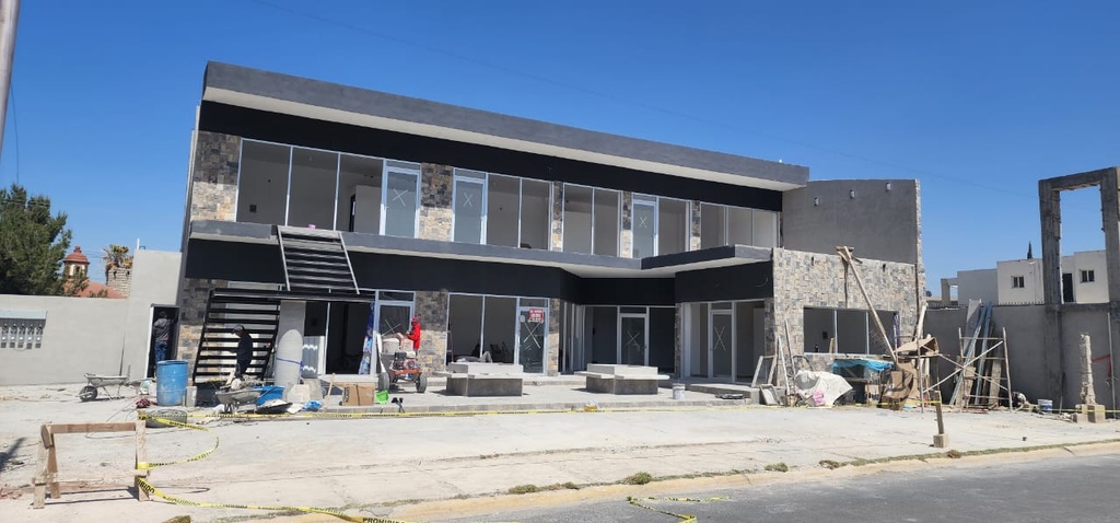 LOCAL COMERCIAL EN RENTA EN RAMOS ARIZPE ZONA CENTRO AMUEBLADO Y EQUIPADO