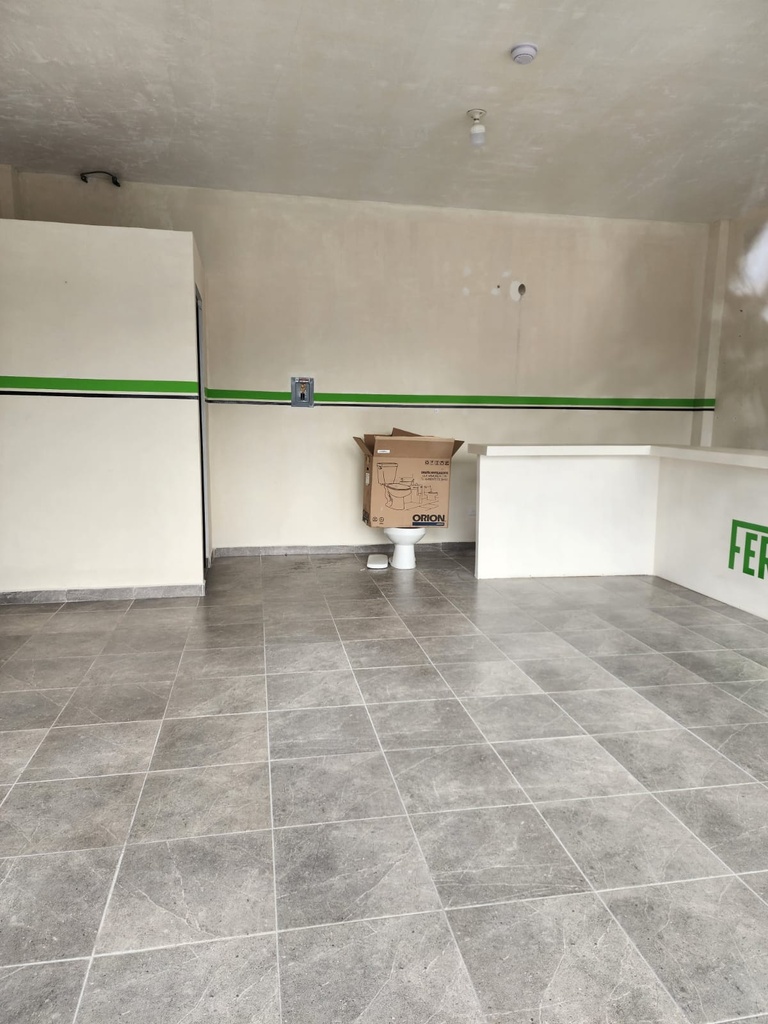 LOCAL COMERCIAL EN RENTA EN PLAZA MURILLO EN PLANTA ALTA CON GRAN TERRAZA 
