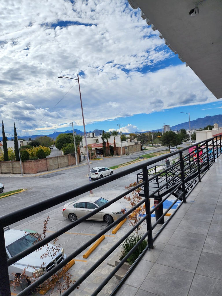 LOCAL COMERCIAL EN RENTA EN PLAZA MURILLO EN PLANTA ALTA CON GRAN TERRAZA 
