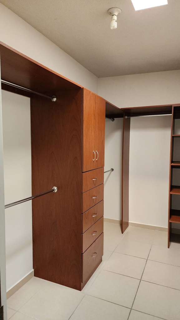 CASA EN RENTA AL NORTE DE SALTILLO RESIDENCIAL LAS MISIONES 3 AMUEBLADA 