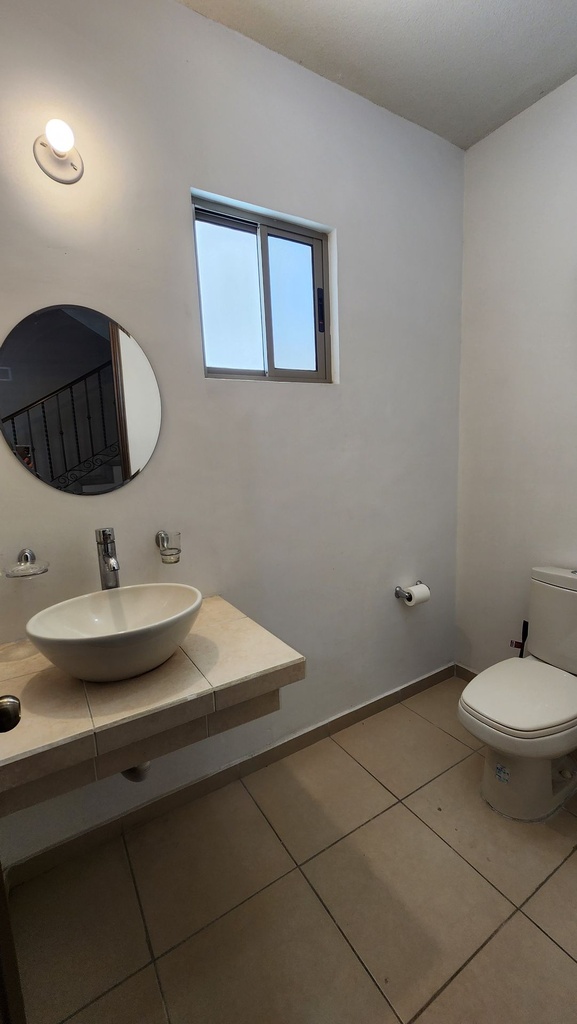 CASA EN RENTA AL NORTE DE SALTILLO RESIDENCIAL LAS MISIONES 3 AMUEBLADA 