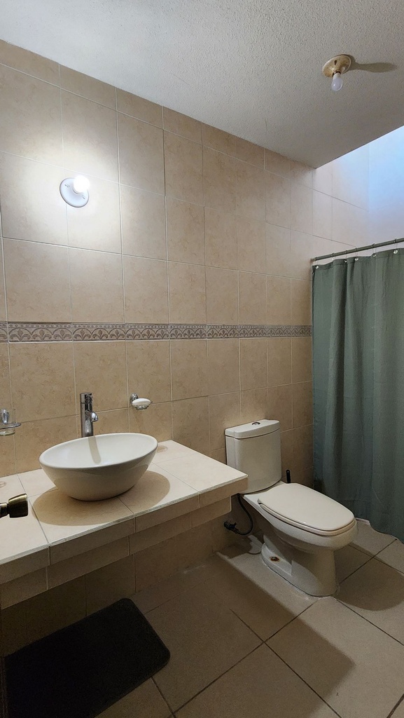 CASA EN RENTA AL NORTE DE SALTILLO RESIDENCIAL LAS MISIONES 3 AMUEBLADA 