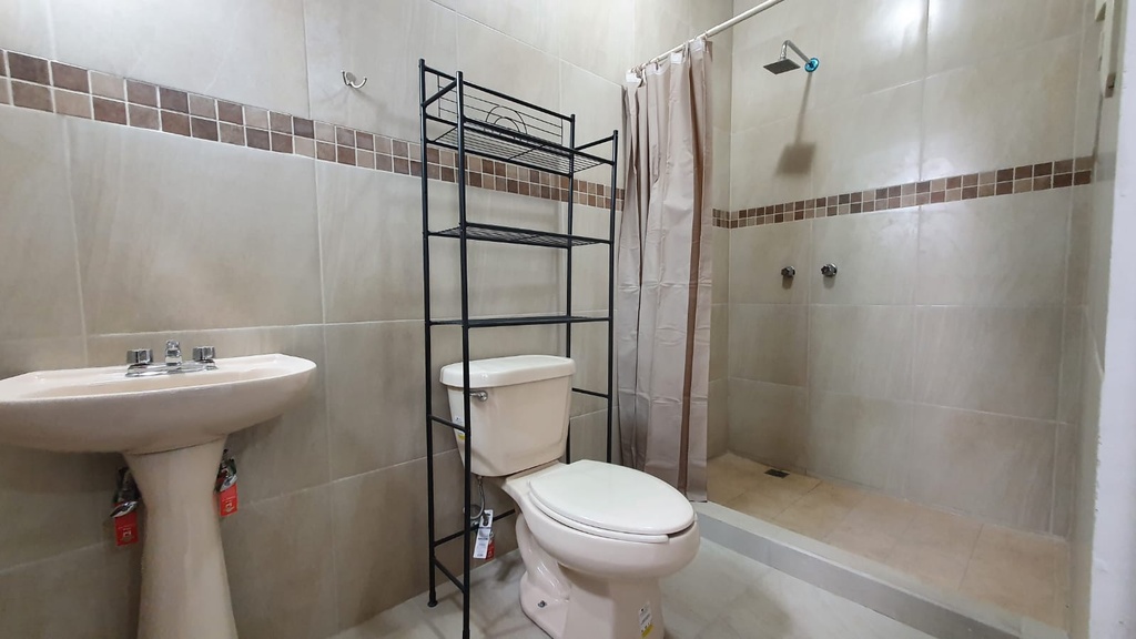 DEPARTAMENTO EN RENTA AL NORTE EN RESIDENCIAL LOS PINOS COMPLETAMENTE AMUEBLADO Y EQUIPADO 