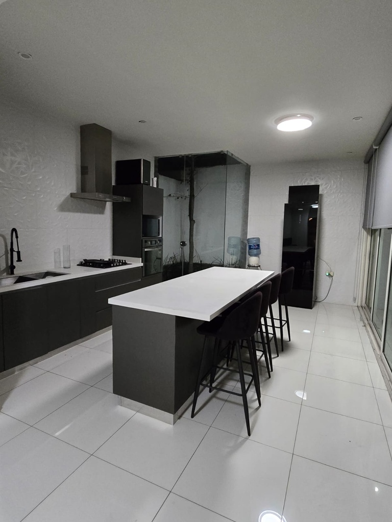 CASA EN RENTA AL PONIENTE EN FRACCIONAMIENTO CERRADO SANTA FE CACTUS COMPLETAMENTE AMUEBLADO Y EQUIPADO