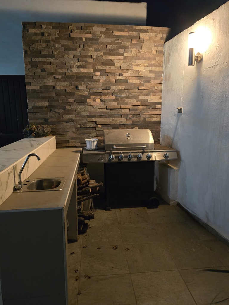 CASA EN RENTA AL PONIENTE EN FRACCIONAMIENTO CERRADO SANTA FE CACTUS COMPLETAMENTE AMUEBLADO Y EQUIPADO