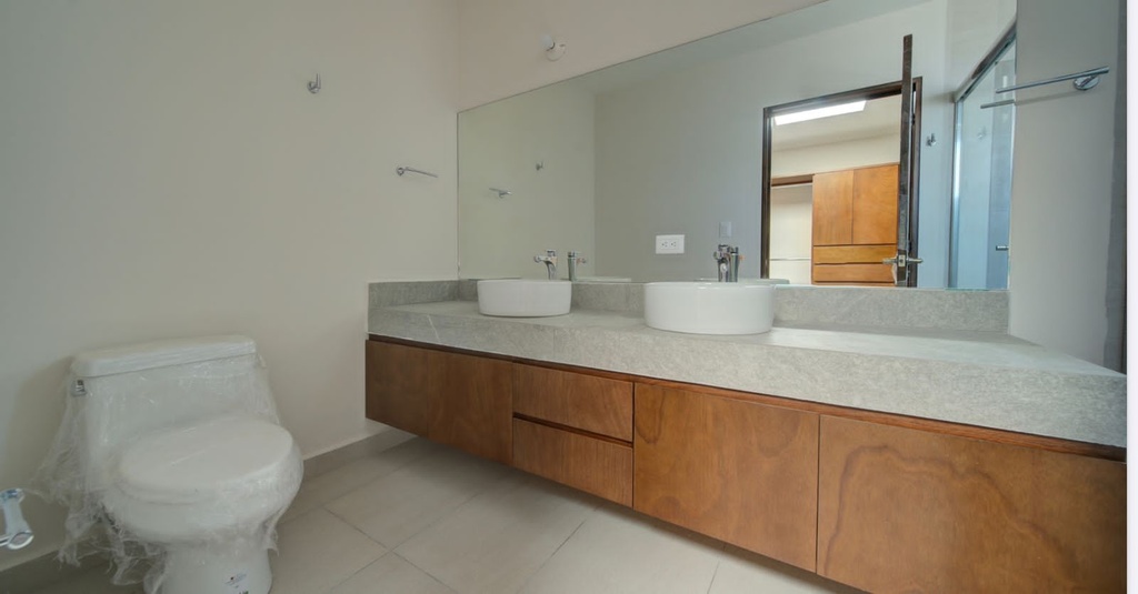 CASA EN VENTA AL NORTE DE SALTILLO EN FRACCIONAMIENTO PRIVANZAS DEL CAMPESTRE ACACIA M5L12 (PROYECTO ENTREGABLE EL 24 DE AGOSTO)
