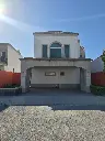  CASA EN RENTA AL NORTE DE SALTILLO EN FRACCIONAMIENTO CERRADO LOS REALES COMPLETAMENTE AMUEBLADA Y EQUIPADA CON 3 BAÑOS COMPLETOS