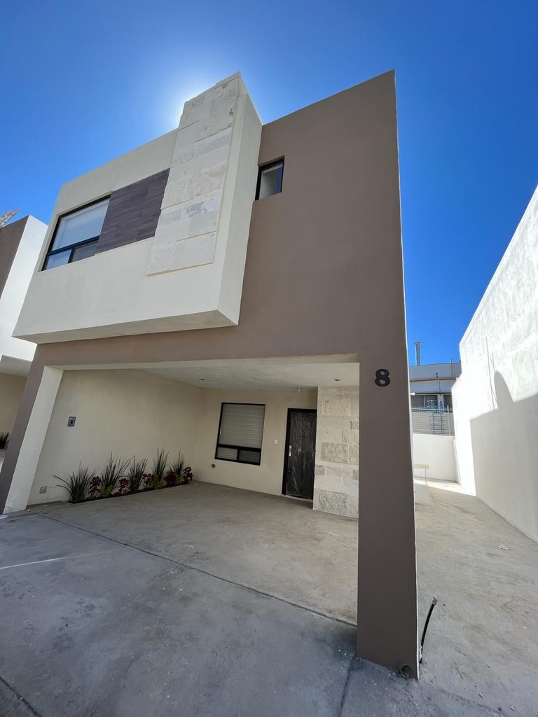 CASA EN RENTA SALTILLO SUR PRIVADAS LOS ALAMOS (AMUEBLADA)