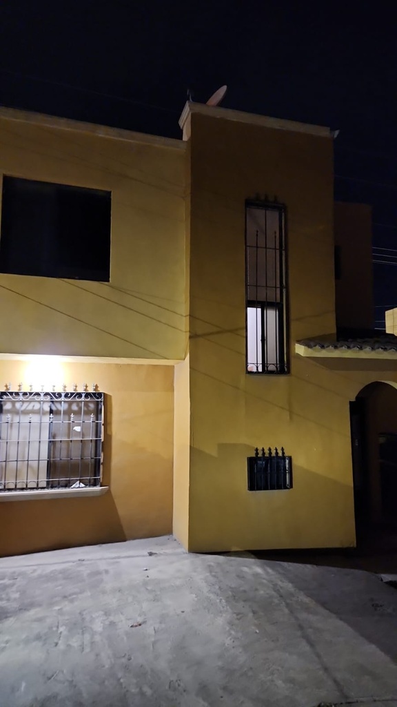 CASA EN RENTA EN RAMOS ARIZPE EN COLONIA LOMAS DEL VALLE