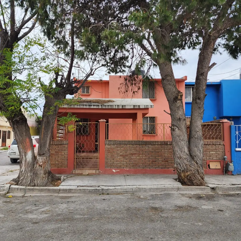 CASA EN RENTA EN OCEANIA BOULEVARES DE 2 PISOS
