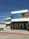 CASA EN VENTA AL NORTE DE SALTILLO EN FRACCIONAMIENTO JARDINES DE VERSALLES MODERNA CON ALBERCA