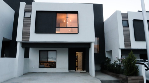 [CaVeFrCaLoLo-CaDiDu2%-MBP2.425] CASA EN VENTA AL SUR DE SALTILLO EN FRACCIONAMIENTO CAZADORES EN LOMAS DE LOURDES MODELO B CON ROOF GARDEN